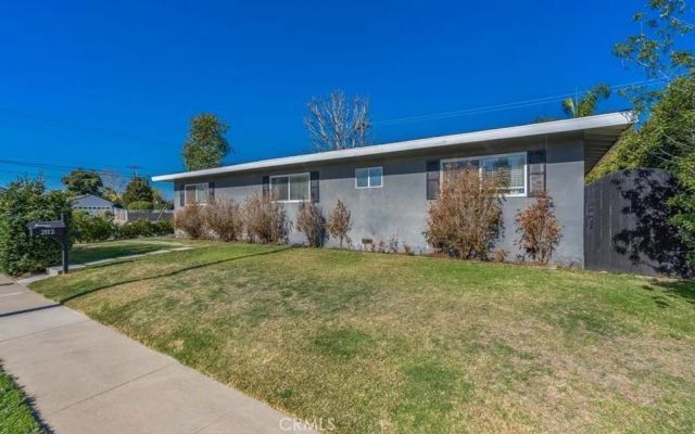 2112 Dover Drive, Newport Beach, CA 92660