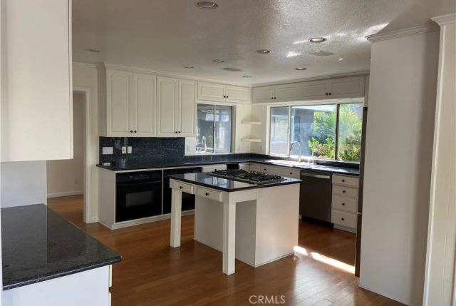 2112 Dover Drive, Newport Beach, CA 92660