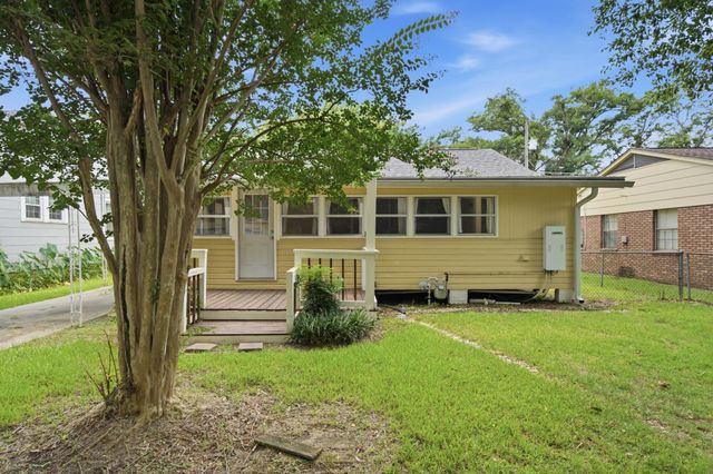 230 S 12th Ave., Hattiesburg, MS 39401