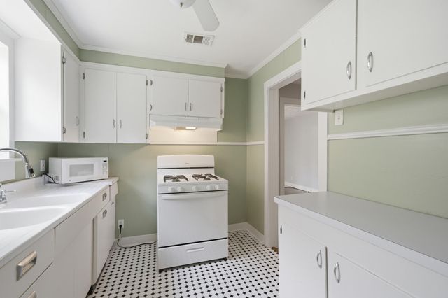 230 S 12th Ave., Hattiesburg, MS 39401