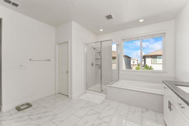 5930 Lakestone Dr, Sacramento, CA 95835
