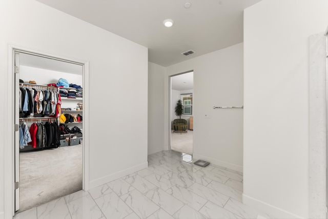 5930 Lakestone Dr, Sacramento, CA 95835