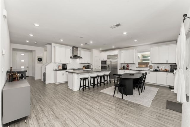 5930 Lakestone Dr, Sacramento, CA 95835