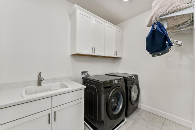5930 Lakestone Dr, Sacramento, CA 95835