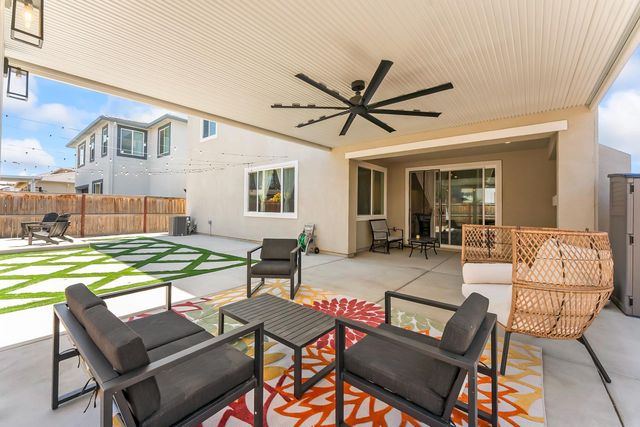 5930 Lakestone Dr, Sacramento, CA 95835