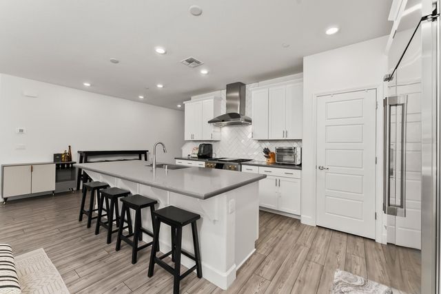 5930 Lakestone Dr, Sacramento, CA 95835
