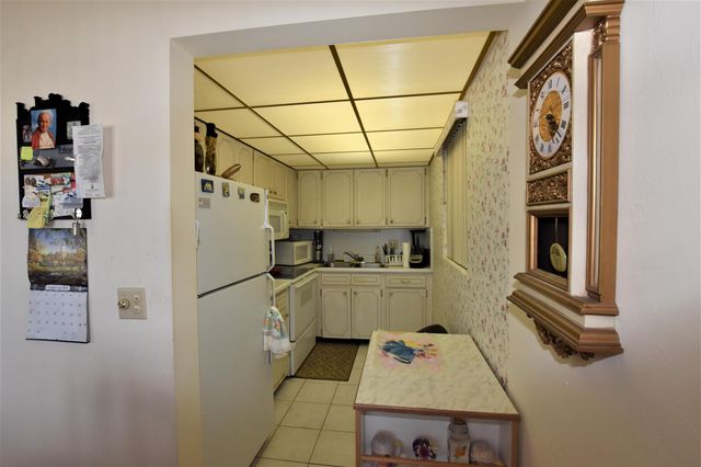 3240 Lake Osborne Drive 204, Lake Worth Beach, FL 33461