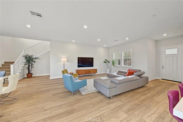 27009 California Court, Valencia, CA 91381