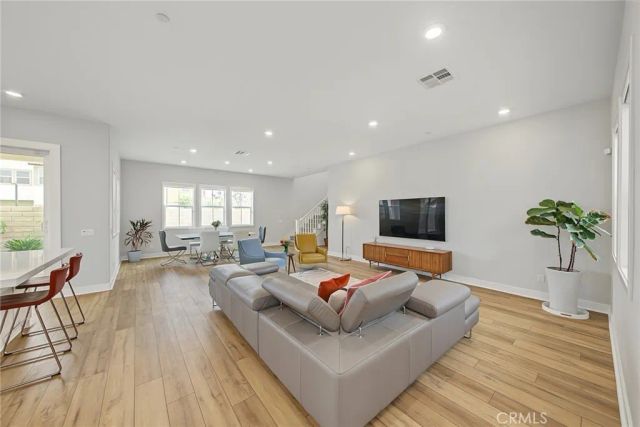 27009 California Court, Valencia, CA 91381