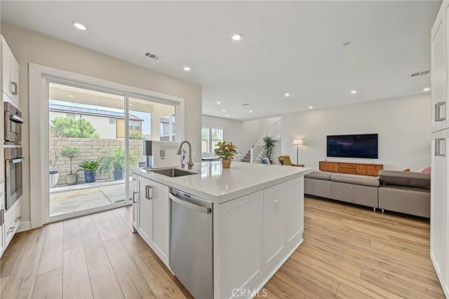 27009 California Court, Valencia, CA 91381
