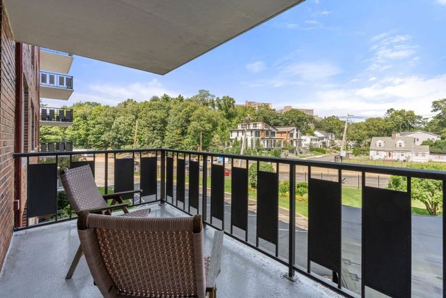 280 Boylston St 308, Newton, MA 02467