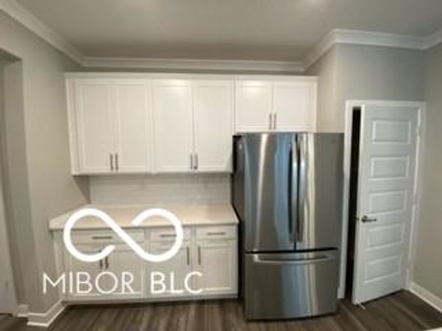 15713 Harvester Circle W, Noblesville, IN 46060