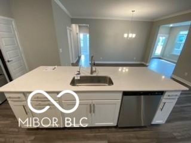 15713 Harvester Circle W, Noblesville, IN 46060