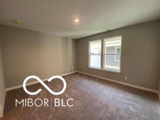 15713 Harvester Circle W, Noblesville, IN 46060