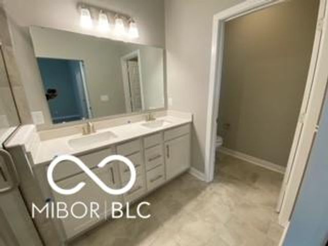 15713 Harvester Circle W, Noblesville, IN 46060