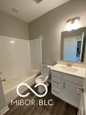 15713 Harvester Circle W, Noblesville, IN 46060