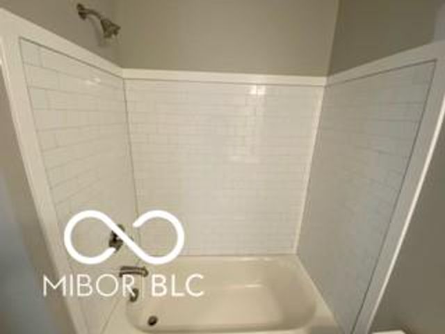 15713 Harvester Circle W, Noblesville, IN 46060