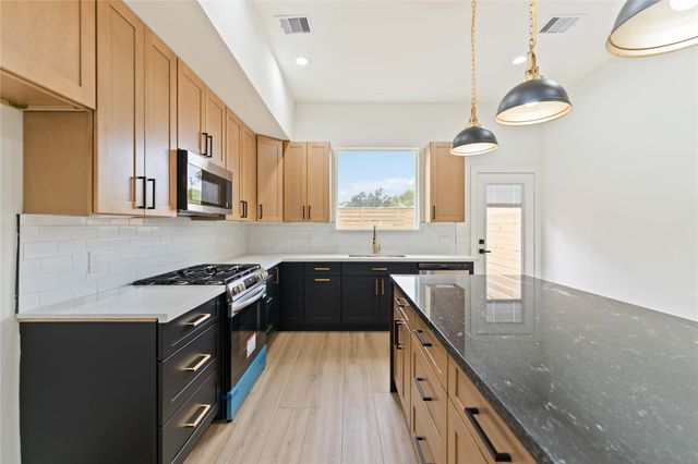 8044 Sunbury Street, Houston, TX 77028