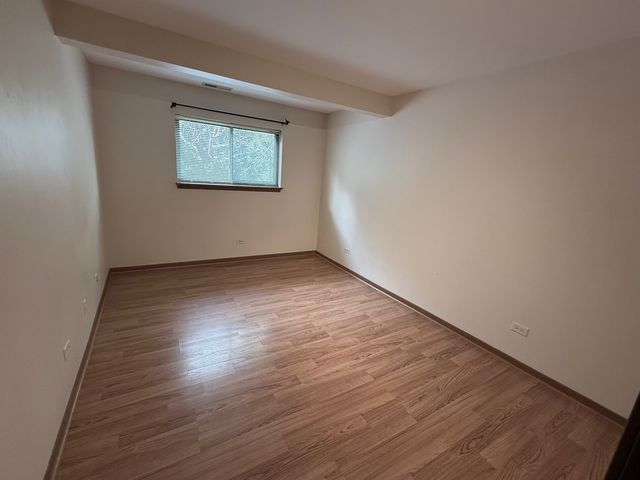 2258 Abbeywood Drive B, Lisle, IL 60532