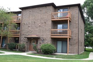 2258 Abbeywood Drive B, Lisle, IL 60532