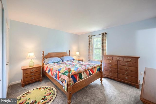 10 SCENIC DR, Hanover, PA 17331