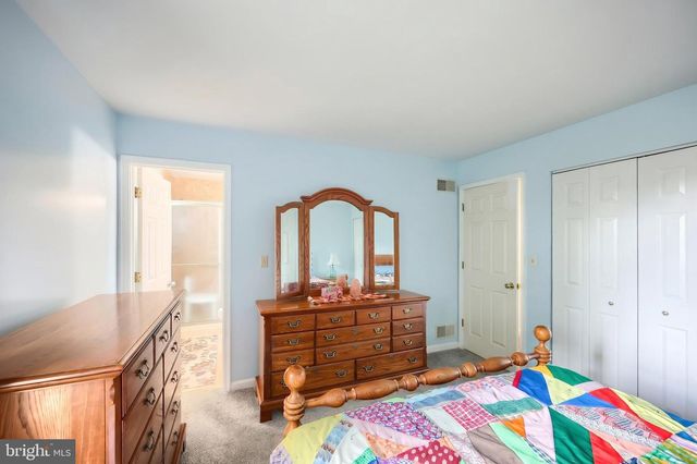 10 SCENIC DR, Hanover, PA 17331
