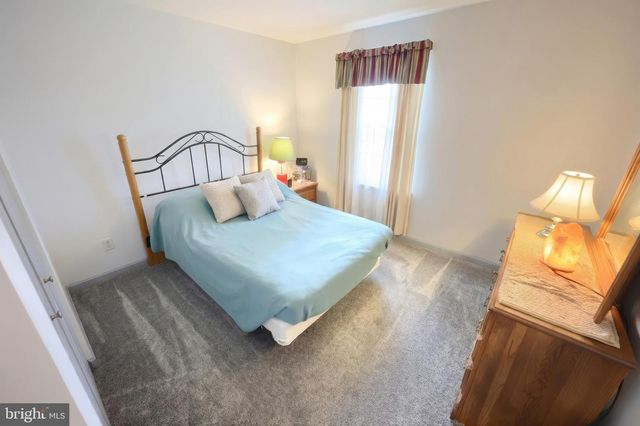 10 SCENIC DR, Hanover, PA 17331