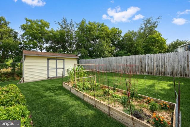10 SCENIC DR, Hanover, PA 17331
