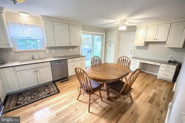 10 SCENIC DR, Hanover, PA 17331