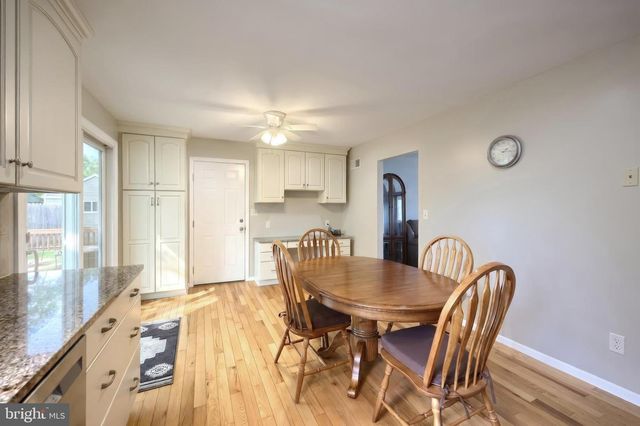 10 SCENIC DR, Hanover, PA 17331