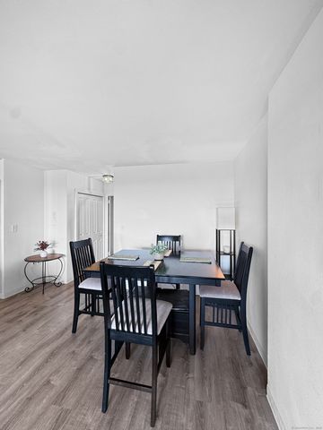 91 Strawberry Hill Avenue APT 824, Stamford, CT 06902