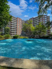 91 Strawberry Hill Avenue APT 824, Stamford, CT 06902