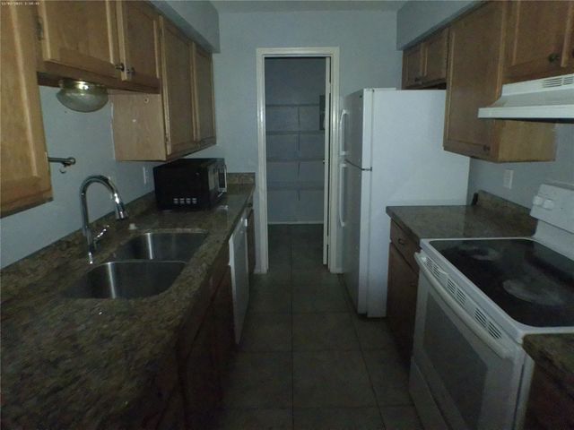 7400 Bellerive Drive 310, Houston, TX 77036