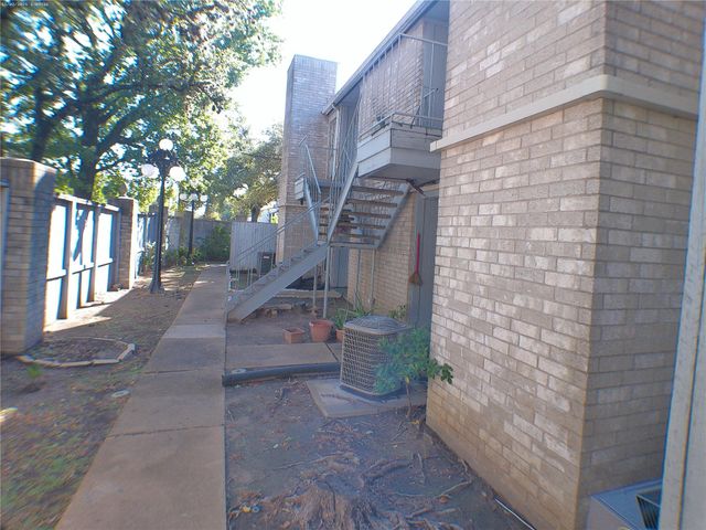 7400 Bellerive Drive 310, Houston, TX 77036