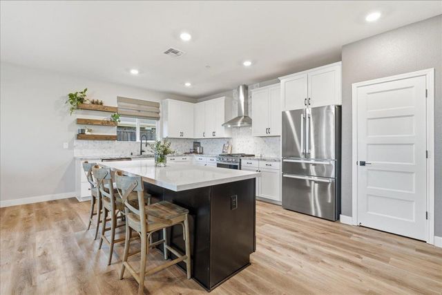 5315 Canter Ct, Rocklin, CA 95677