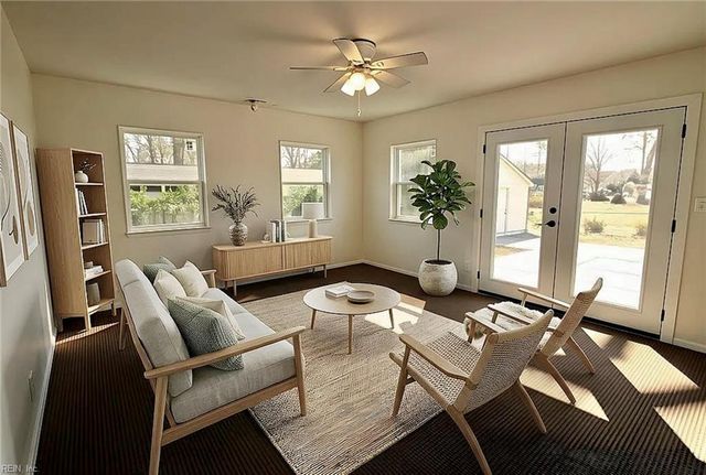 207 Falcon RD, Yorktown, VA 23690