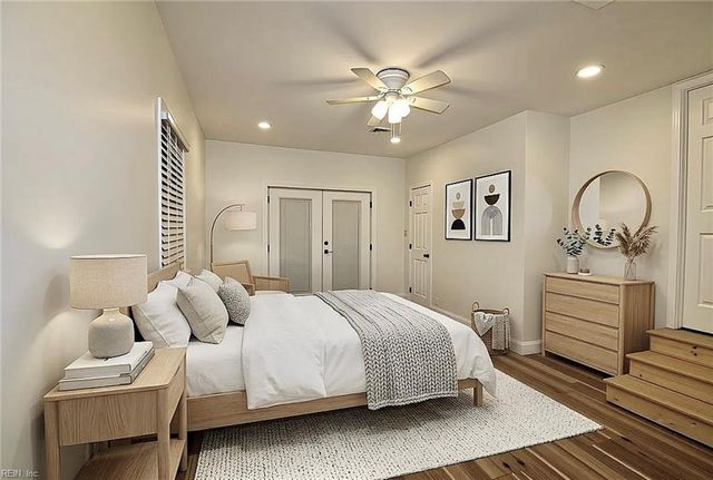 207 Falcon RD, Yorktown, VA 23690