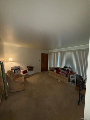 27663 Shagbark Drive, Southfield, MI 48076