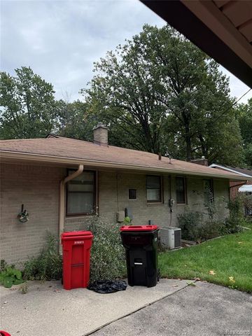 27663 Shagbark Drive, Southfield, MI 48076