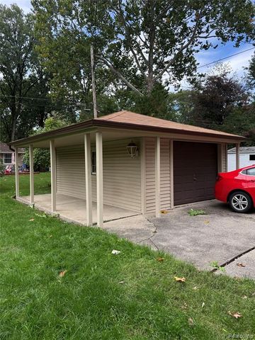 27663 Shagbark Drive, Southfield, MI 48076
