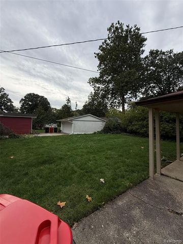 27663 Shagbark Drive, Southfield, MI 48076
