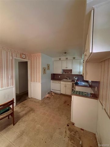 27663 Shagbark Drive, Southfield, MI 48076