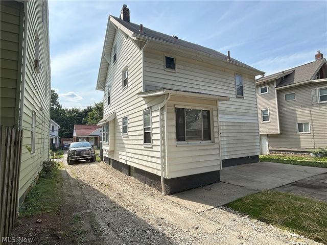 495 Delmar Avenue, Akron, OH 44310