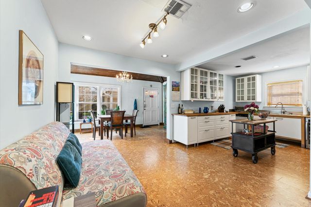 1507 Sue Barnett Drive, Houston, TX 77018