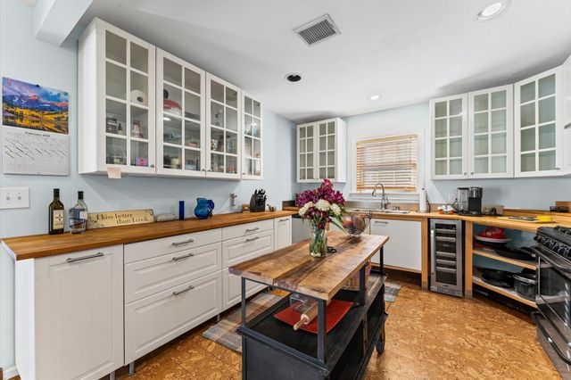 1507 Sue Barnett Drive, Houston, TX 77018