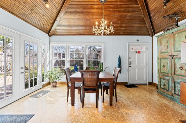 1507 Sue Barnett Drive, Houston, TX 77018