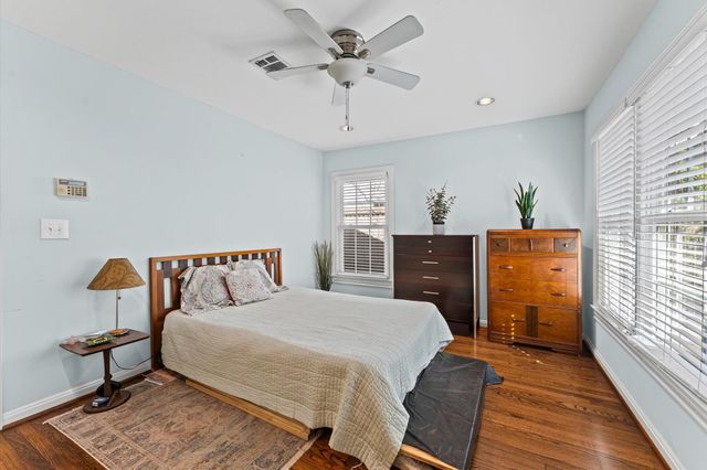 1507 Sue Barnett Drive, Houston, TX 77018