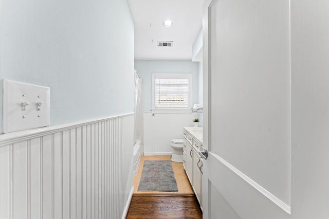 1507 Sue Barnett Drive, Houston, TX 77018