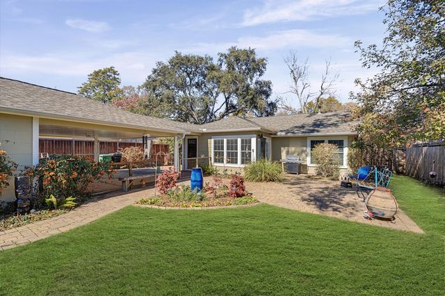 1507 Sue Barnett Drive, Houston, TX 77018