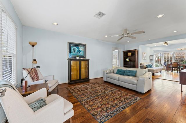 1507 Sue Barnett Drive, Houston, TX 77018